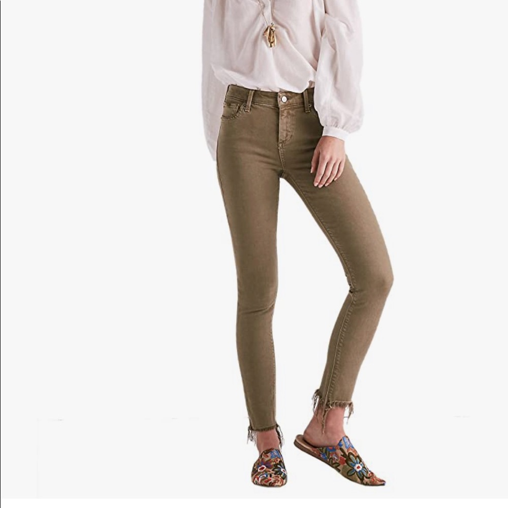 NWT Lucky Brand Frayed Hem Ava skinny jean various